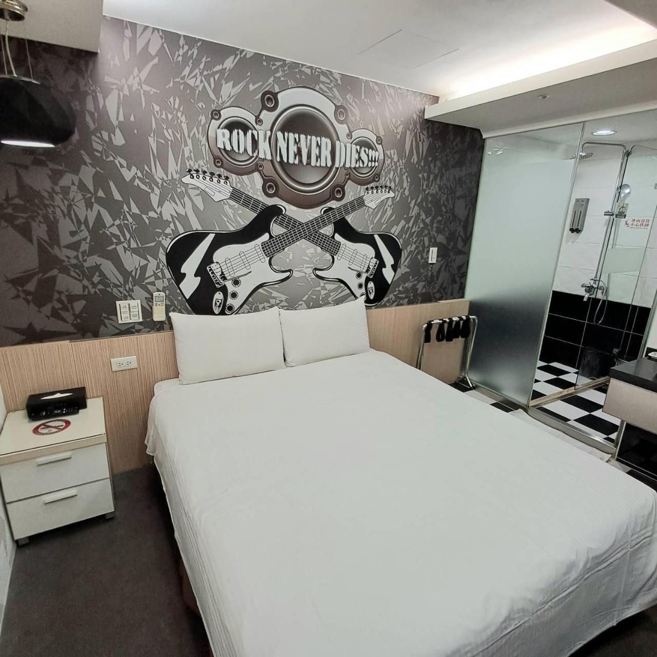 Morwing Hotel Fuzhong Taipei Exterior photo
