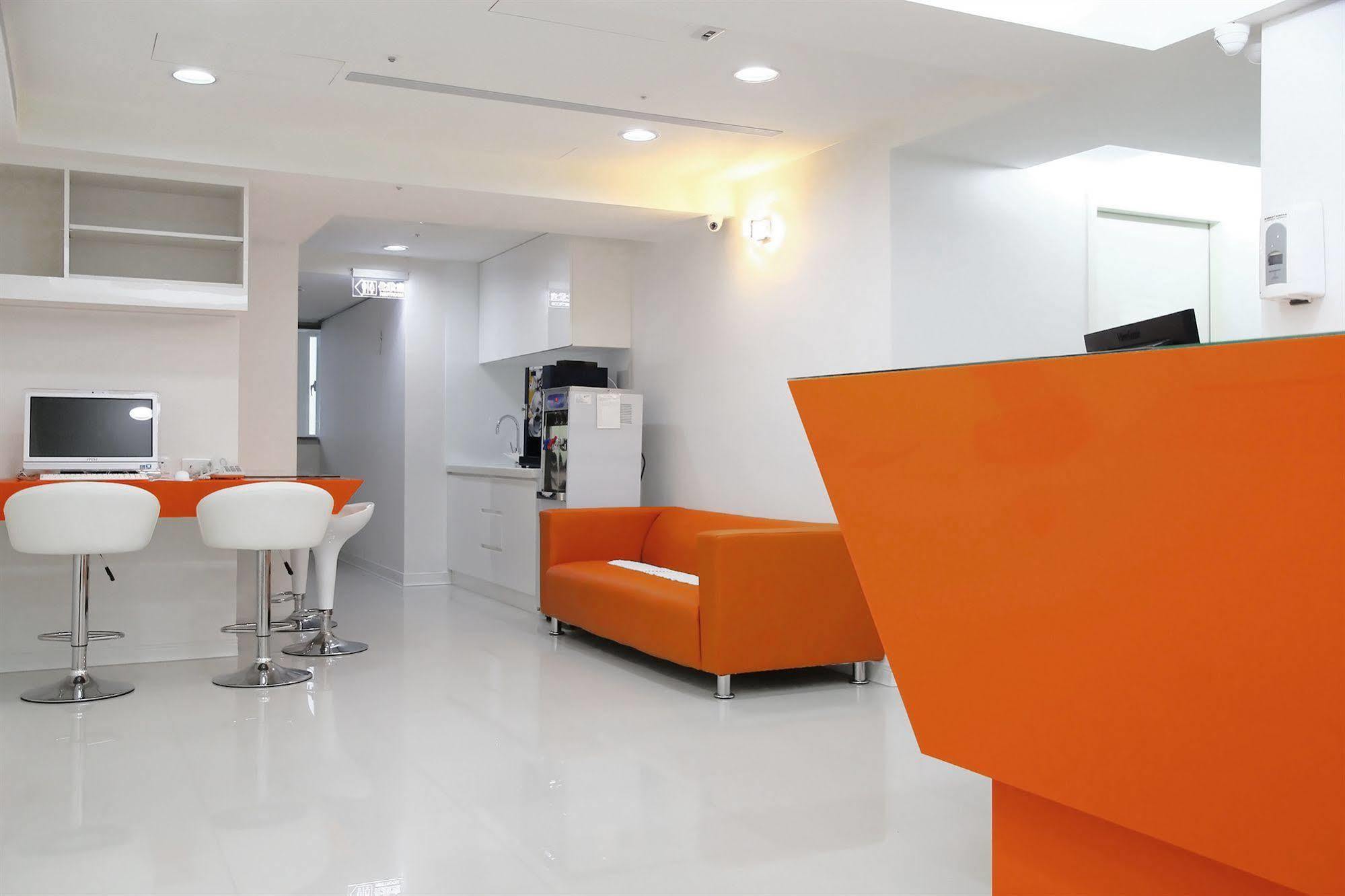 Morwing Hotel Fuzhong Taipei Exterior photo