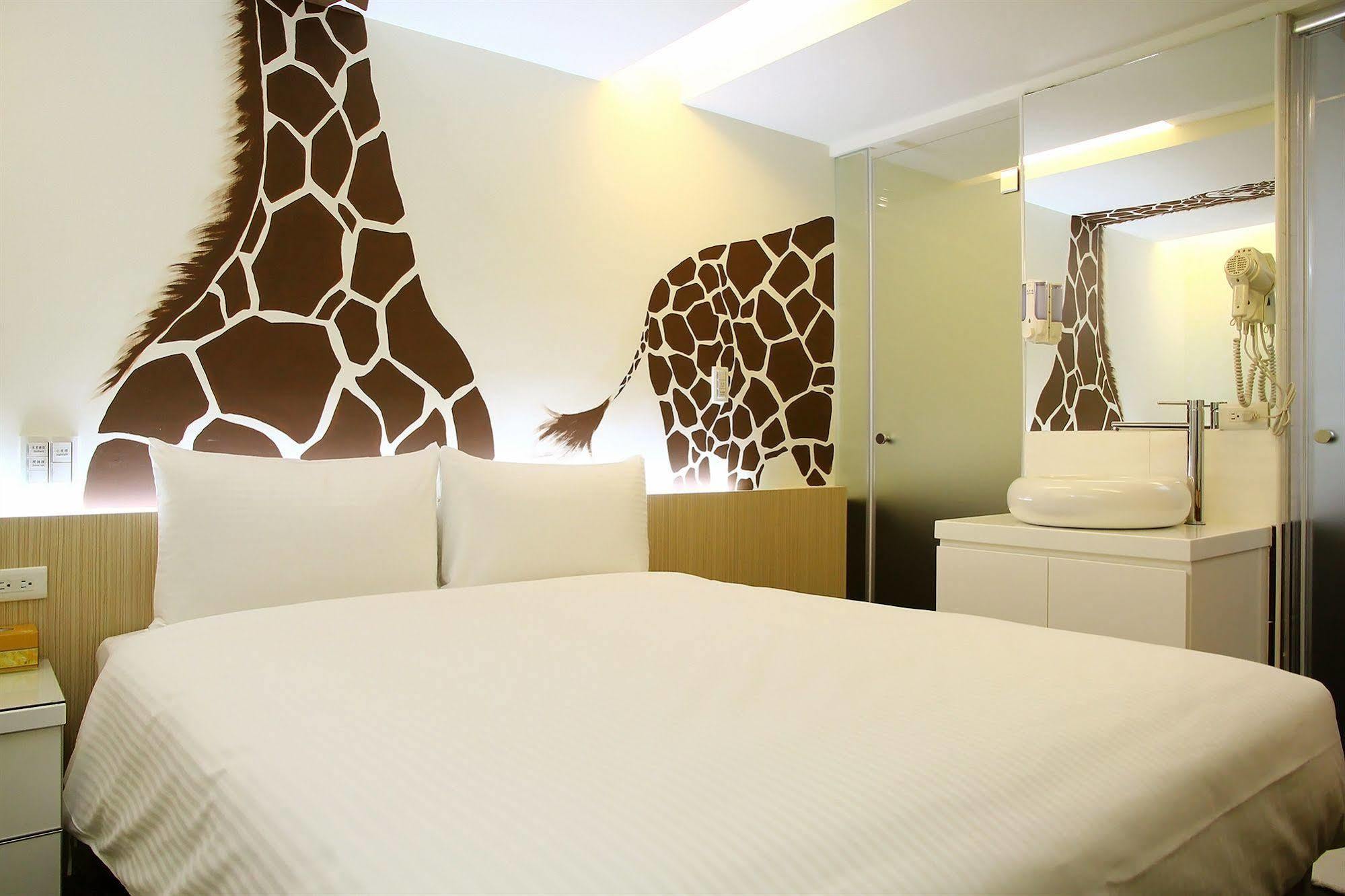 Morwing Hotel Fuzhong Taipei Exterior photo